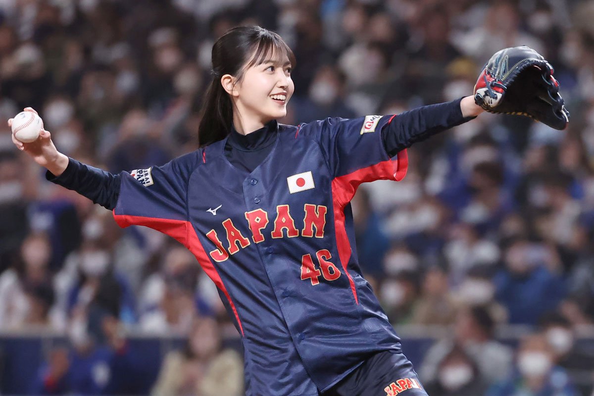 WBC】乃木坂46久保史緒里がノーバン始球式 球速60キロの 