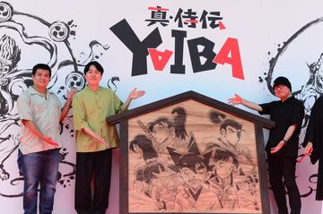 左からジェラードン（アタック西本　かみちぃ）、青山剛昌氏