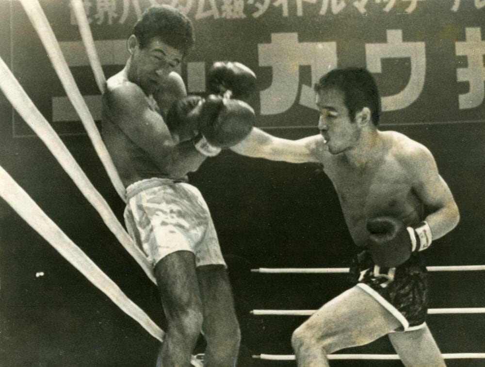 エデル・ジョフレ㊧を圧倒するファイティング原田