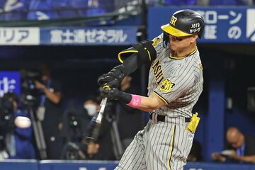５回、佐藤輝明の犠飛で３点目を奪った