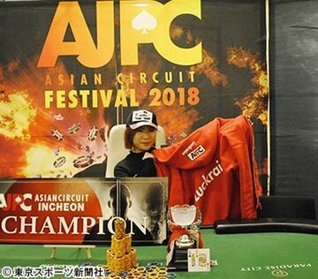  見事優勝し、笑顔を見せる江森理紗さん