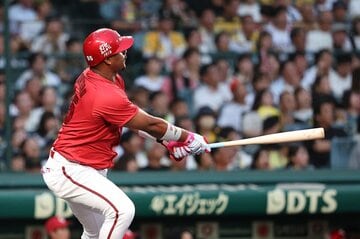 ３回に「トドメ」の２点タイムリー二塁打を放った広島・モンテロ
