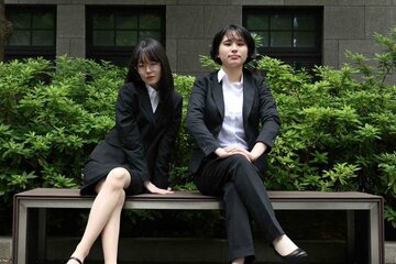 暁天の高瀬彩音（左）と佐藤明音