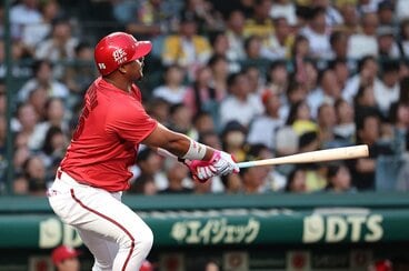 ３回に「トドメ」の２点タイムリー二塁打を放った広島・モンテロ