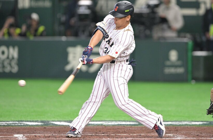 ４回、内野安打を放った吉田正尚