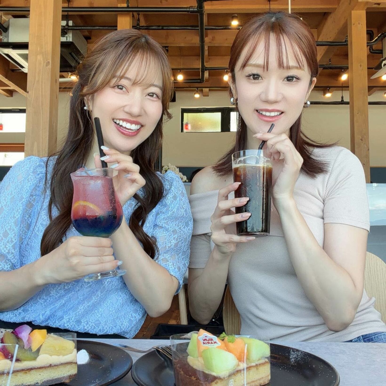 LinQ同期の原直子（左）と一ノ瀬みく（提供写真）
