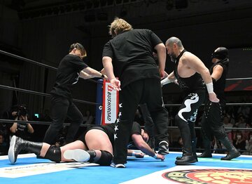 ファレらH．O．Tに襲撃されたウルフアロン