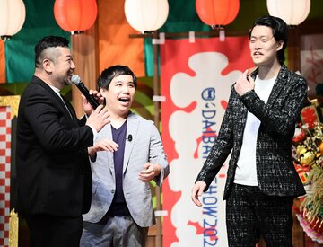 左からケンドーコバヤシ、せいや、粗品