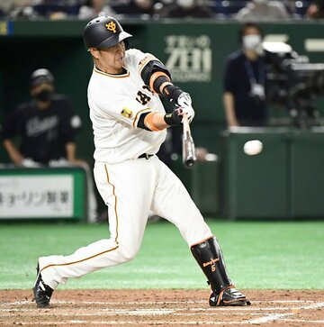  開幕スタメンに向けてアピールする中島