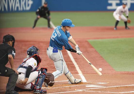 2号先制2ランを放った日本ハム・松本剛(東スポWeb)