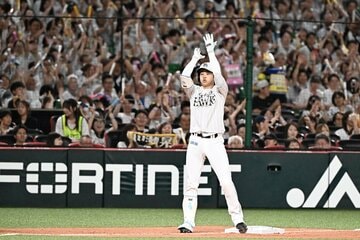 ４回、勝ち越し三塁打を放ったソフトバンク・川瀬晃
