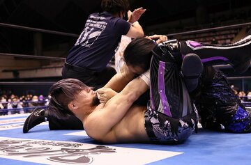  ＤＯＵＫＩ(右)を沈めたＳＨＯ