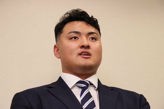 面談後、取材に応じた佐々木麟太郎