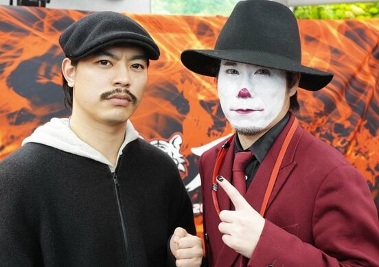 河合悠祐氏（右）とラッパーのＡｍａｔｅｒａｓ