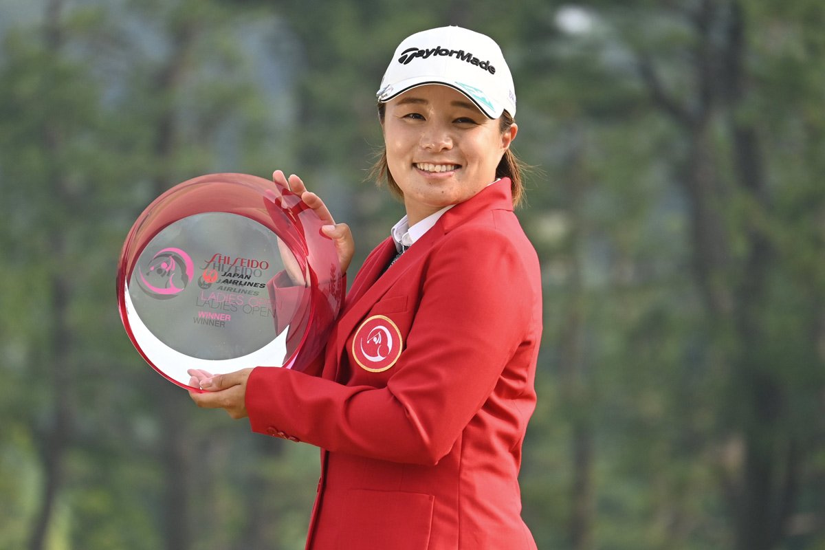 写真：永峰咲希 木戸愛とのPO制して5年ぶり3勝目「まだまだ若い子