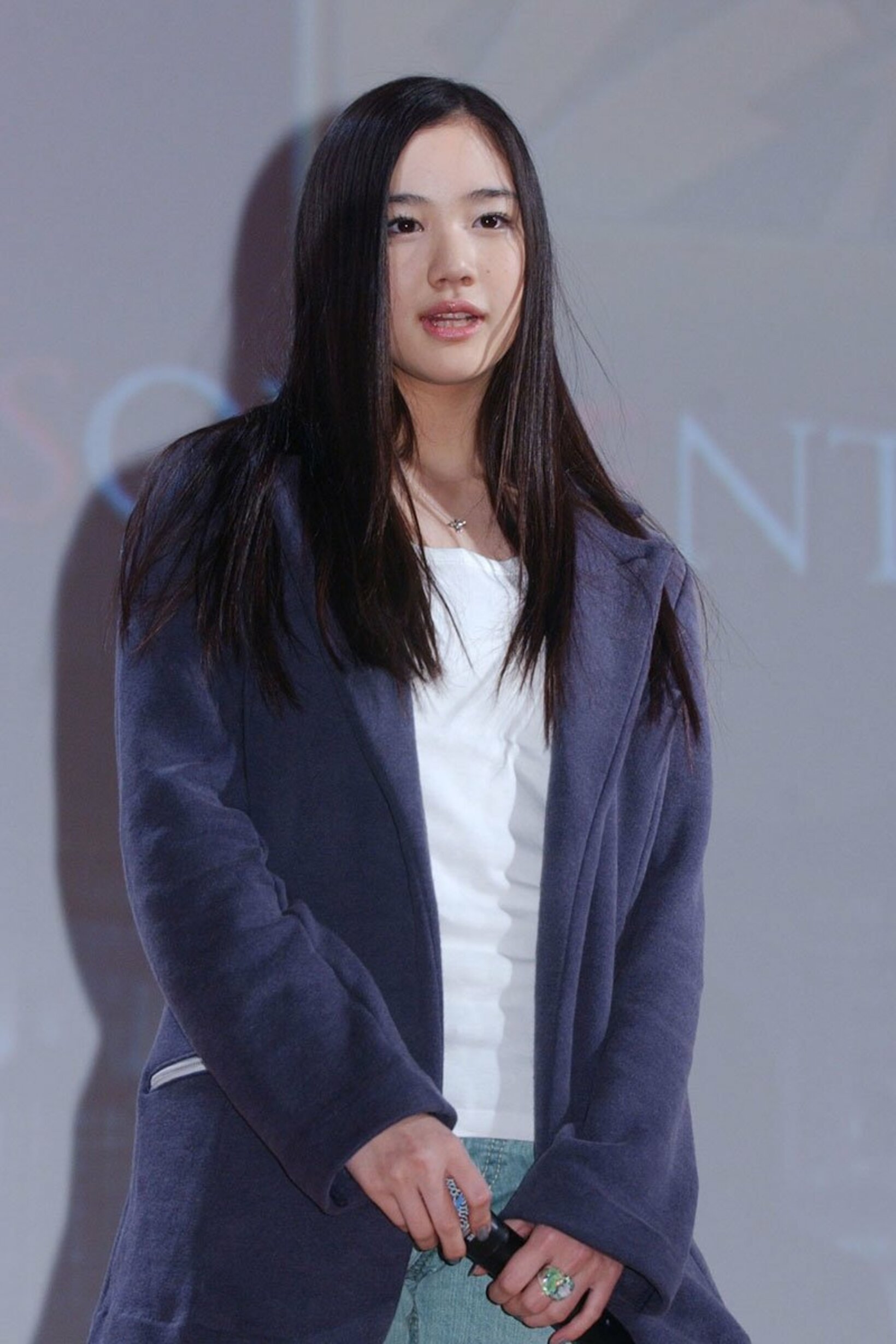 デビュー当時の蒼井優（2004年）