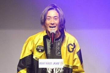 オープニングセレモニーで意気込みを語った峰竜太