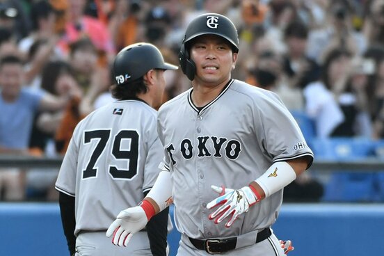 初回、３号２ランを放った巨人・大城