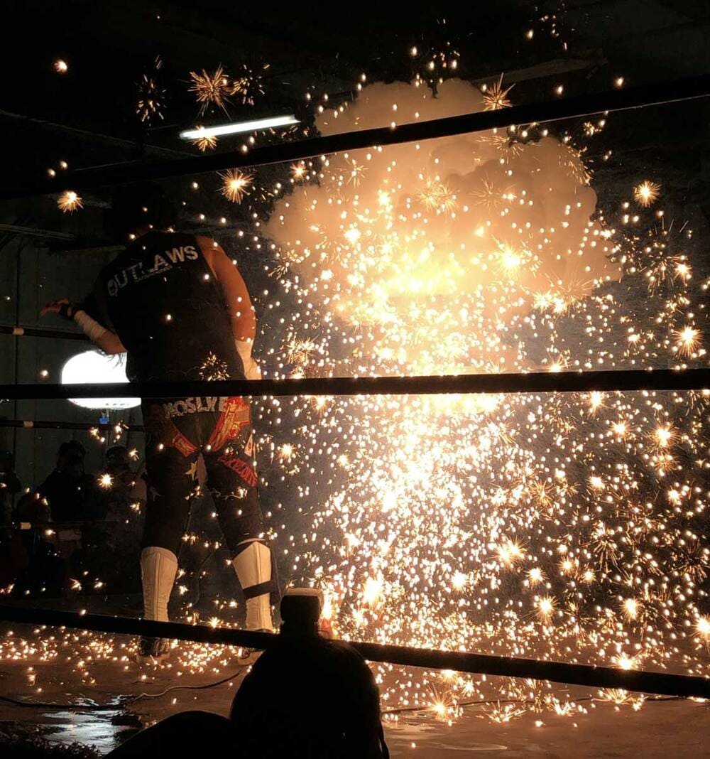 大仁田厚は青木真也に爆破バットをお見舞いした(2019年)