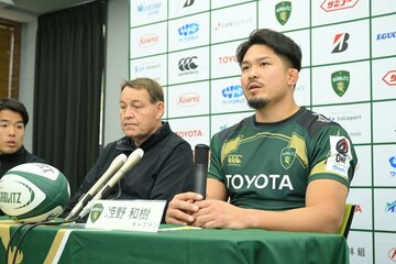 会見に臨んだハンセンＨＣ（左）と姫野和樹キャプテン