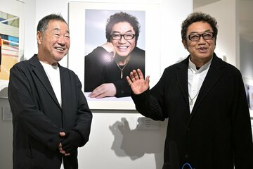 コロッケ（右）と山岸伸氏