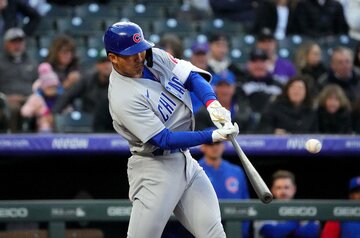  初回に適時二塁打を放った鈴木（ロイター＝USA　TODAY　Sports)