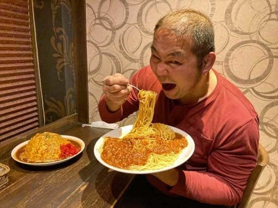 相変わらず食欲旺盛な中西は元気そうだ(本人提供)