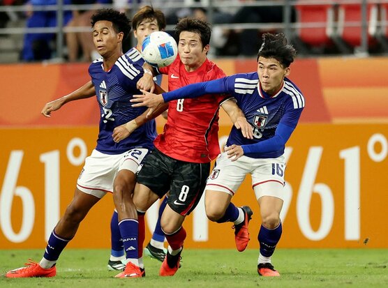 韓国代表を相手に、互角の戦いを見せたU-21日本代表だったが…(ロイター)