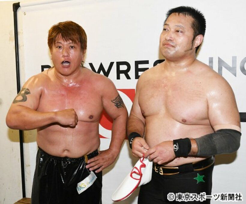  齋藤彰俊（左）と井上雅央