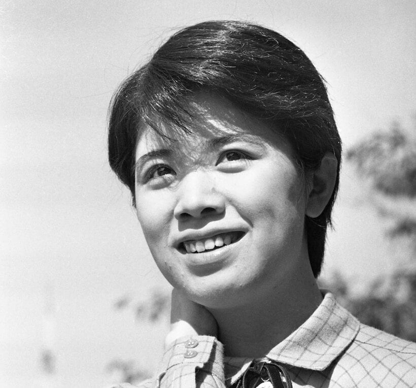  写真：森昌子20歳の誕生日に激白 1度だけの水着姿「キャハハ。これからも絶対にありませんよ」 