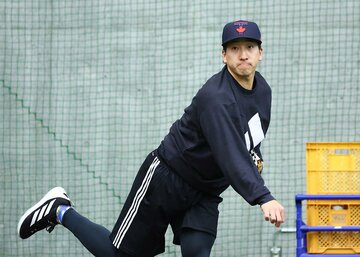 ブルージェイズのキャップをかぶり、練習を行った巨人・大勢