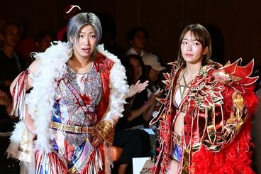 「タッグリーグザベスト」に参戦するスパーク・ラッシュの彩羽匠(左)とSareee