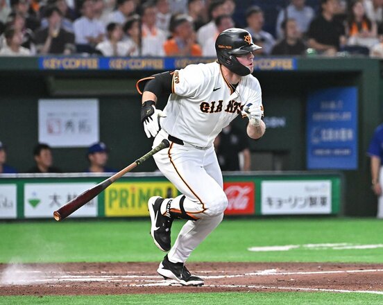 7回には二塁打を放った巨人・キャベッジ
