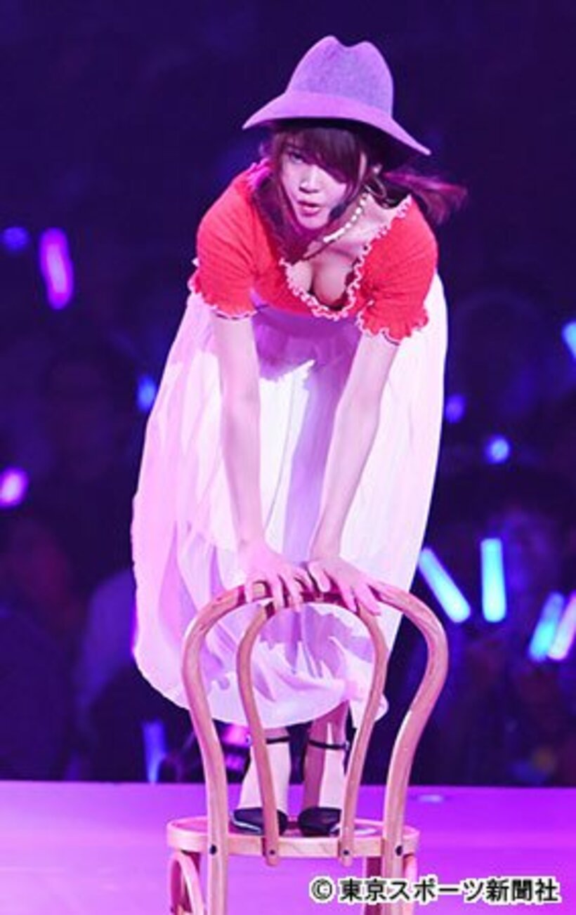 セクシーなダンスを披露した舞木香純