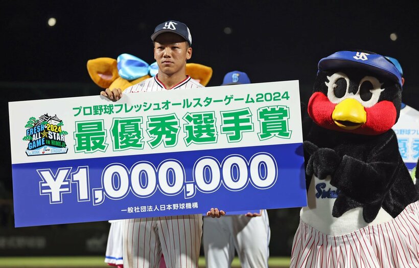 地元・兵庫での大舞台で、最優秀選手賞をゲットしたヤクルト・橋本星哉