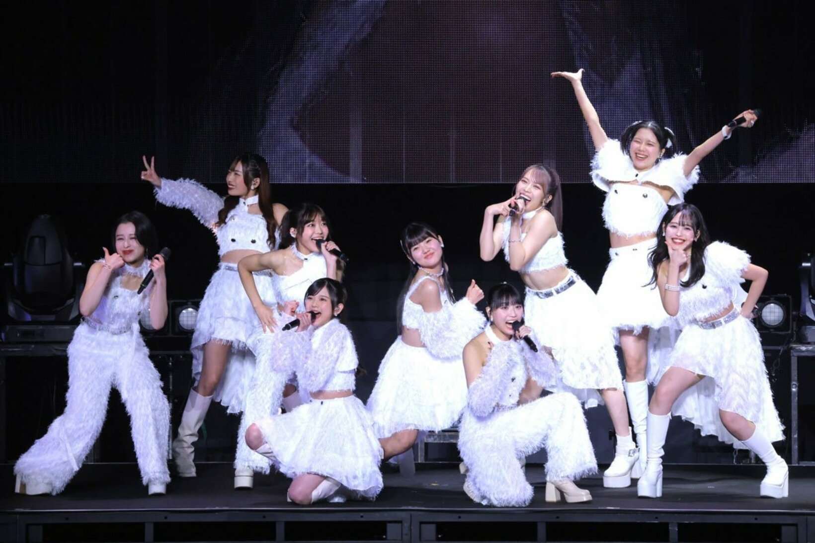 ノリノリのステージングを披露したアンジュルム