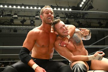 マイキー・ニコルス㊧とシェイン・ヘイスト