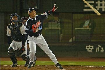 近鉄最後の本塁打を放った北川（２００４年９月２７日）