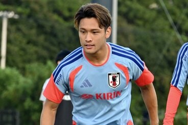 練習に集中する松木玖生