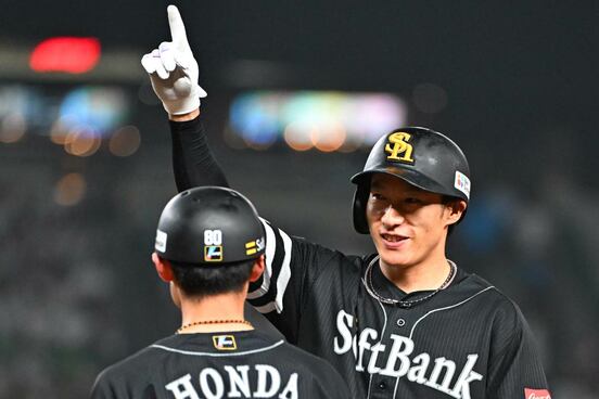 6回表、タイムリーを放った柳田