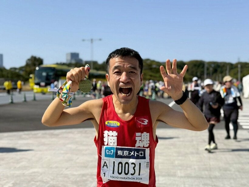 東京マラソンを完走した猫ひろし(提供写真)