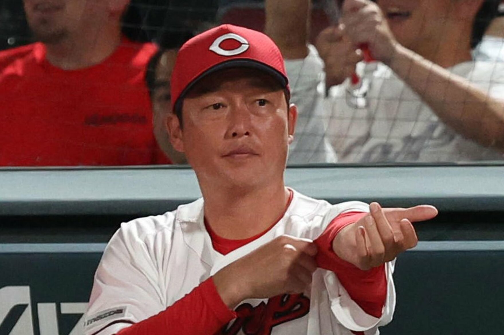 新井貴浩監督