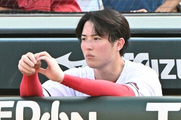 KOされベンチで戦況を見守る森下
