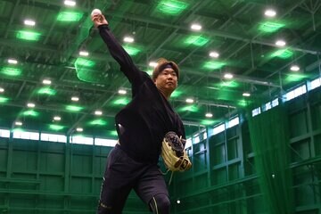 自主トレを公開した西勇輝