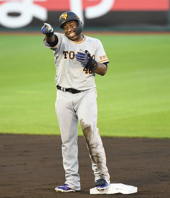 第2打席で特大打を放った巨人・ウィーラーはこの笑顔