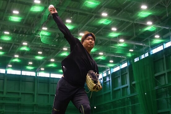 自主トレを公開した西勇輝