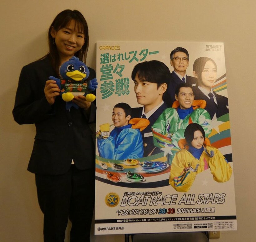 東京スポーツ新聞社中部支社を訪れた守屋美穂