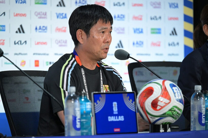 公式会見を行った森保一監督