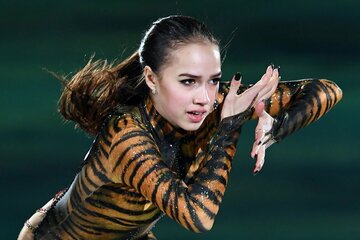 主催のアイスショーを大盛況で終えたザギトワ だが…