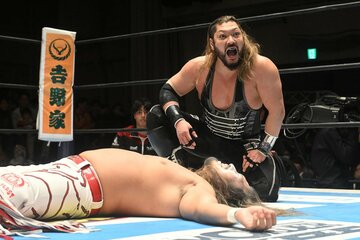 ＥＶＩＬ(右)の術中にハマってしまった辻陽太
